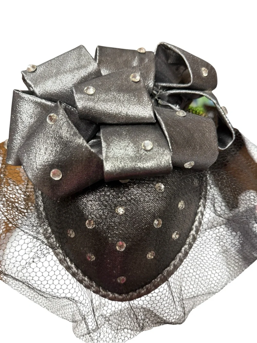 Eric Javits Silver White Gemmed Metallic Bow Veiled Cocktail Hat - Picture 8 of 12